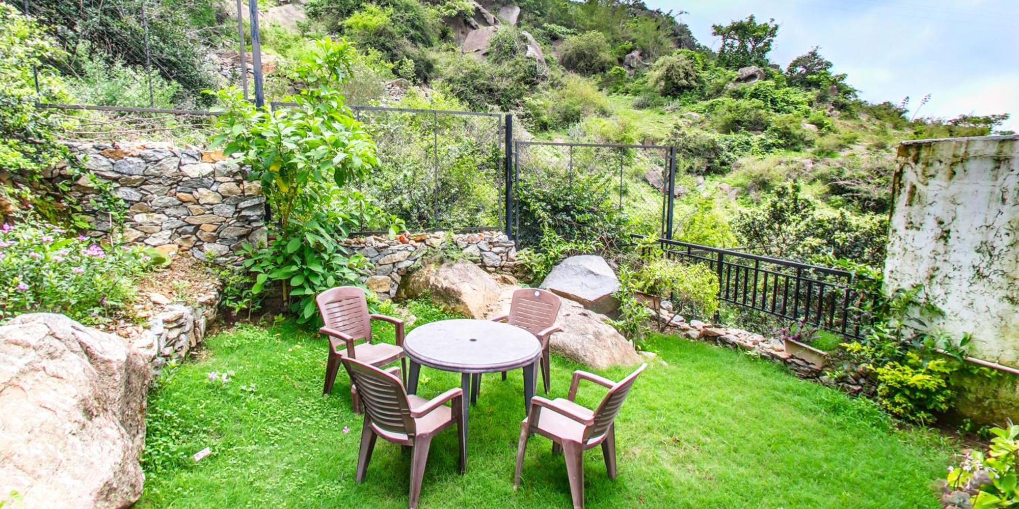 Shikhar Bunglow - A Stunning Valley View Bungalow In Mount Abu Bed & Breakfast Exterior photo